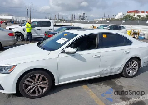 2018 Volkswagen Passat 2.0T Se from USA, damaged, VIN 1VWBA7A33JC031098